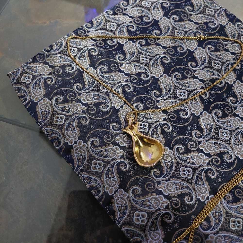 18K Gold Plated Money Bad Pendant Necklace With Crystals - Picture 15 of 15
